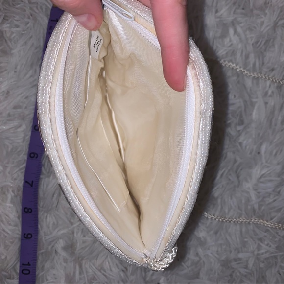 Cream/white beaded vintage purse - Picture 5 of 7